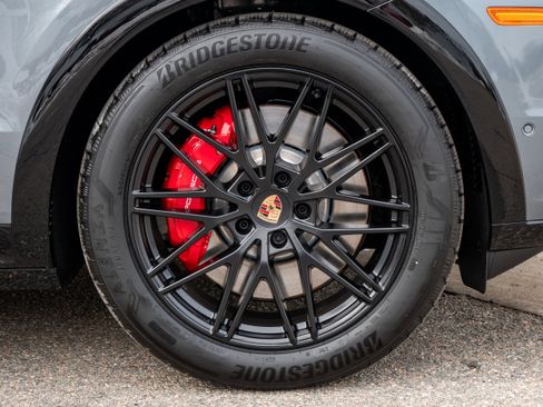 New 2026 Porsche Cayenne GTS image 15