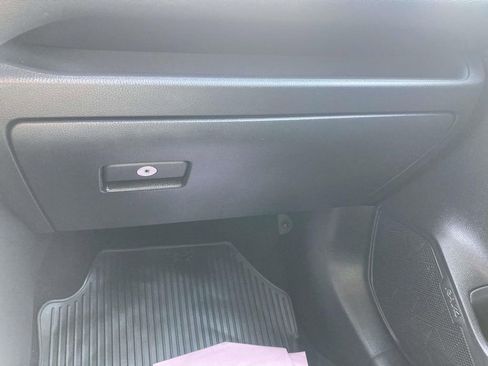 Used 2022 Toyota RAV4 LE FWD image 27