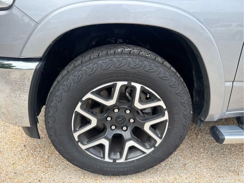 Used 2025 RAM 1500 Laramie AWD/4WD image 14