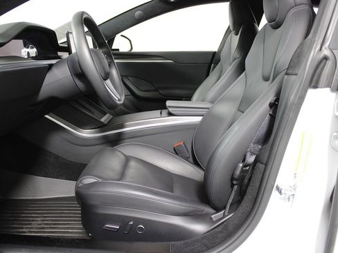 Used 2021 Tesla Model S Plaid image 8