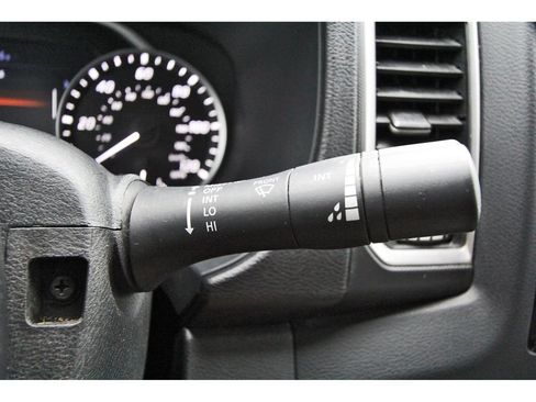 Used 2024 Nissan Frontier SV w/ Technology Package RWD image 18