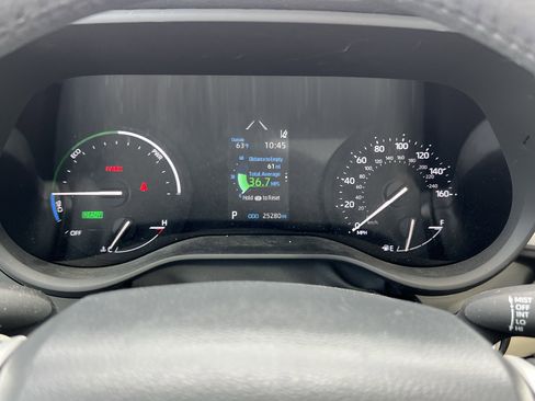 Used 2023 Toyota Sienna XLE image 21