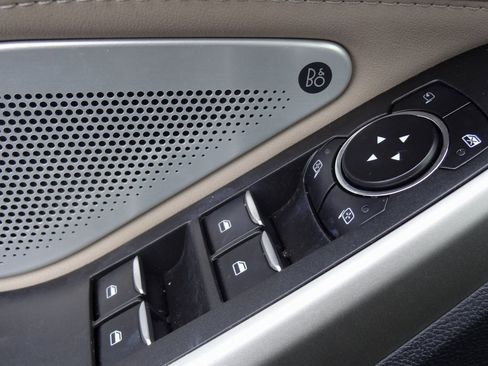 Used 2023 Ford Explorer Limited w/ Limited Technology Package image 15