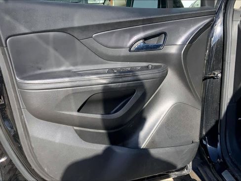Used 2022 Buick Encore Preferred w/ Safety Package FWD image 22