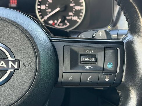 Used 2023 Nissan Pathfinder SV w/ Lighting Package (N92) FWD image 18