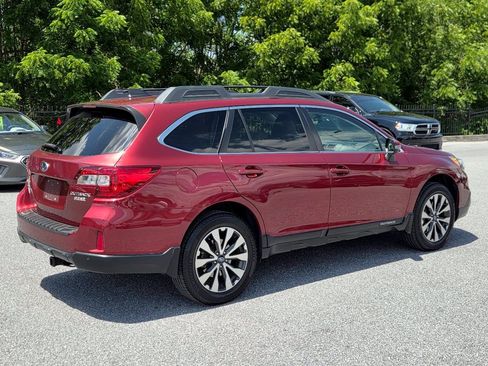 Used 2017 Subaru Outback 2.5i Limited AWD/4WD image 8