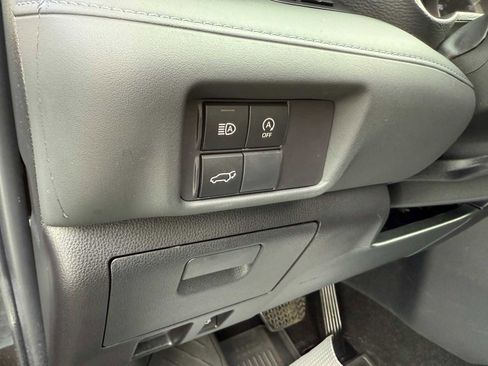 Used 2023 Toyota Highlander XLE image 15