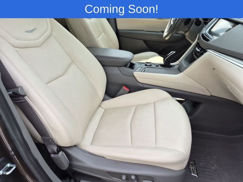 Used 2020 Cadillac XT5 Premium Luxury w/ LPO, Floor Liner Package FWD image 22