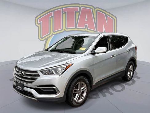 Used 2017 Hyundai Santa Fe Sport FWD image 2