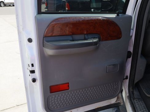 Used 2003 Ford F250 King Ranch image 17