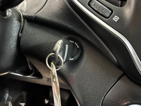 Used 2022 Jeep Cherokee Latitude w/ Sun & Sound Group image 36