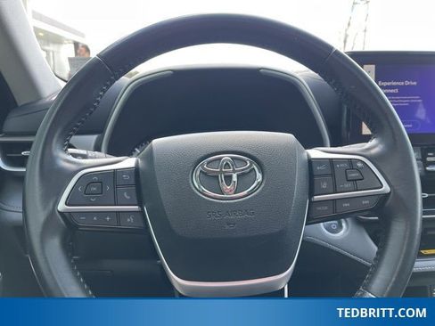 Used 2024 Toyota Highlander XLE image 27