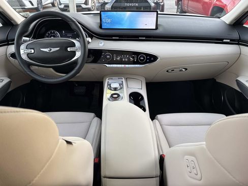 Used 2025 Genesis GV70 2.5T w/ Select Package image 16