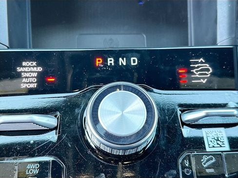 New 2025 Jeep Grand Cherokee L Overland w/ Advanced Protech Group III image 18