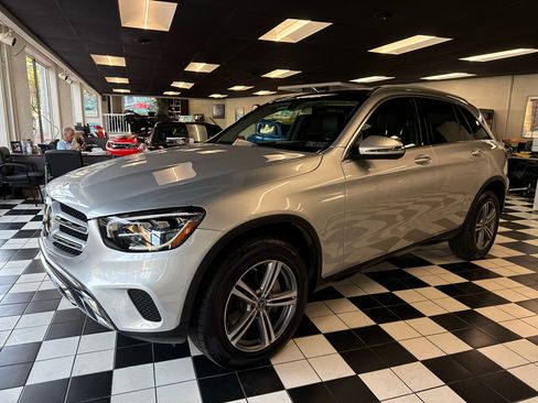 Used 2020 Mercedes-Benz GLC 300 4MATIC image 1