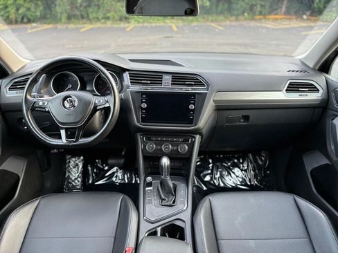 Used 2018 Volkswagen Tiguan SE FWD image 30