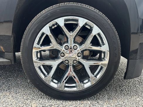 Used 2015 Chevrolet Suburban LT AWD/4WD image 8