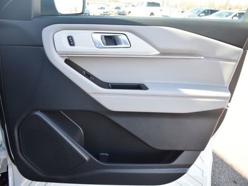 New 2026 Ford Explorer Active w/ Active Comfort Package image 48