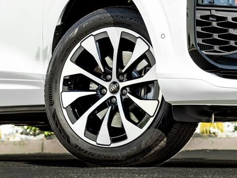 New 2026 Audi Q3 quattro 2.0T AWD/4WD image 7