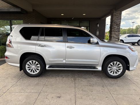 Used 2014 Lexus GX 460 w/ Premium Package AWD/4WD image 5