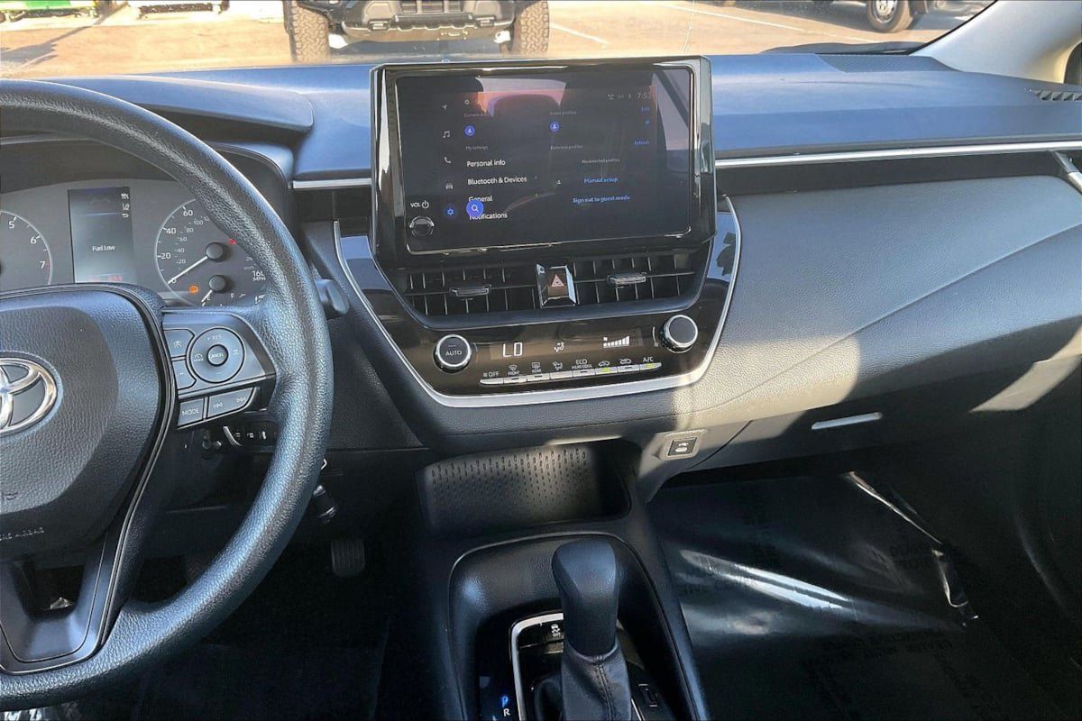 Used 2024 Toyota Corolla LE FWD image 6