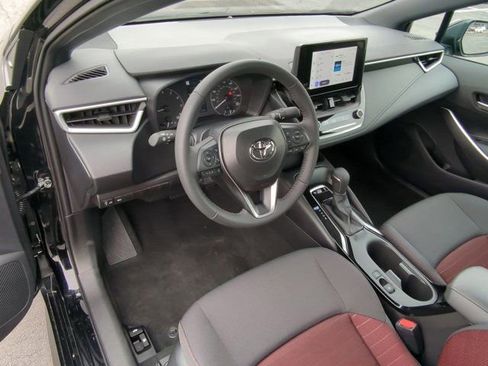 Certified 2025 Toyota Corolla SE image 9