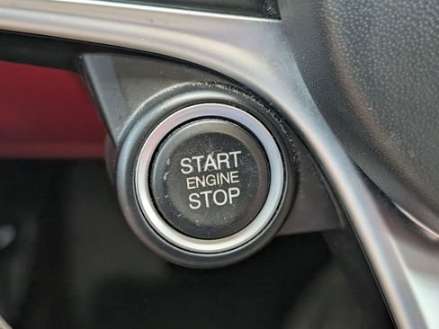 Used 2018 Alfa Romeo Giulia Ti image 13