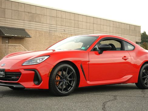 Used 2025 Subaru BRZ tS image 2