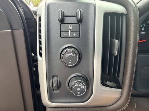 Used 2018 GMC Sierra 1500 SLE w/ SLE Value Package AWD/4WD image 29