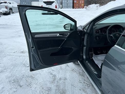 Used 2018 Volkswagen Golf Alltrack image 22