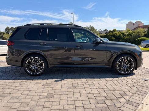 New 2027 BMW X7 xDrive40i w/ M Sport Package AWD/4WD image 8