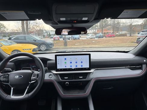 Used 2025 Ford Explorer ST-Line image 10
