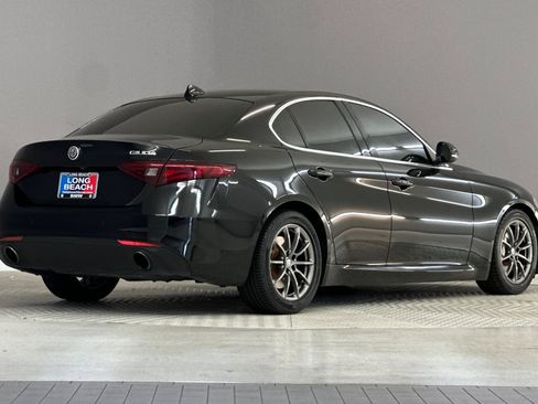 Used 2020 Alfa Romeo Giulia RWD image 9
