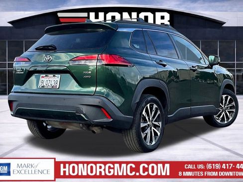 Used 2022 Toyota Corolla Cross XLE w/ Convenience Package image 6