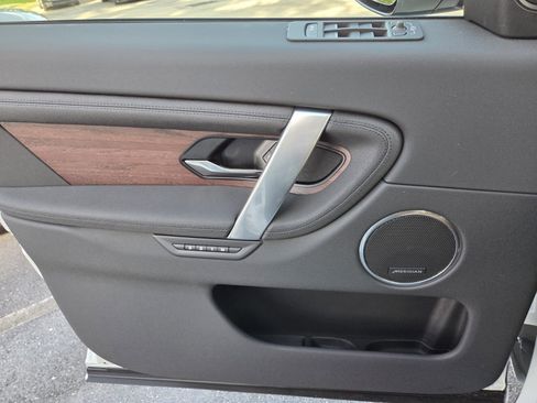 New 2025 Land Rover Discovery Sport S image 23