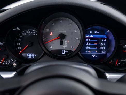 Used 2017 Porsche 911 Carrera S image 27