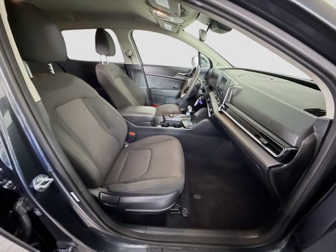 Used 2024 Kia Sportage LX image 28