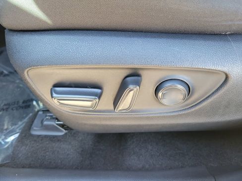 Used 2021 Toyota RAV4 XLE image 19