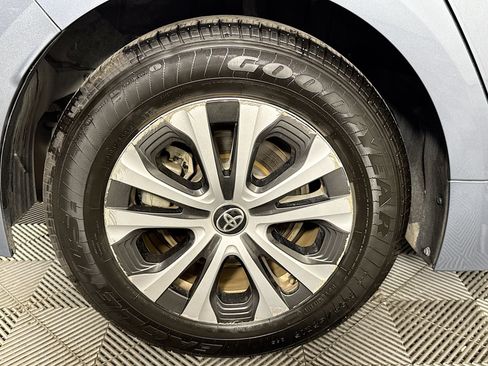 Used 2022 Toyota Corolla LE FWD image 32
