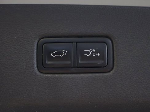 Used 2024 Kia Carnival EX image 22