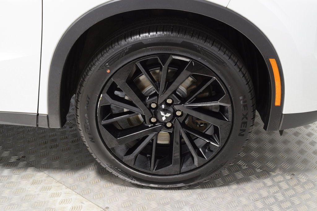 Used 2023 Mitsubishi Outlander SE AWD/4WD image 37
