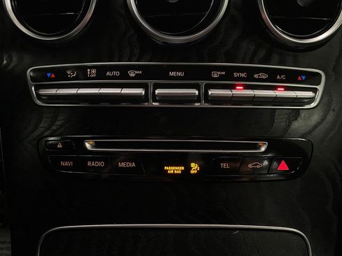 Used 2019 Mercedes-Benz GLC 300 4MATIC image 24