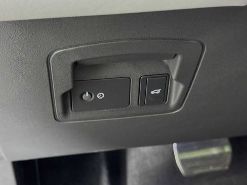 New 2026 Land Rover Range Rover Velar Dynamic SE image 9