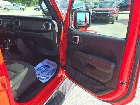 Used 2023 Jeep Wrangler Unlimited Sahara w/ Cold Weather Group AWD/4WD image 30