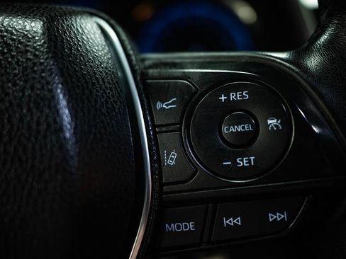 Used 2020 Toyota Camry SE w/ Carpet Mat Package FWD image 18