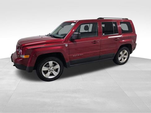 Used 2012 Jeep Patriot Latitude w/ Sun/Sound Group image 16