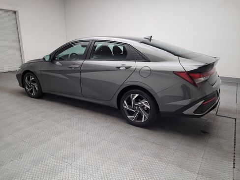 Used 2025 Hyundai Elantra Sport image 3