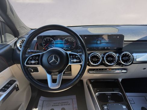 Used 2023 Mercedes-Benz GLB 250 image 10