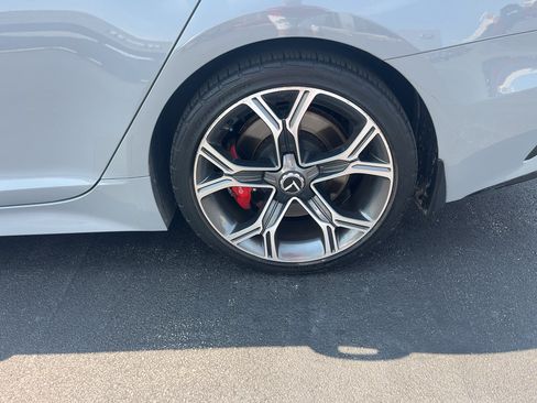 Used 2018 Kia Stinger GT2 AWD/4WD image 11