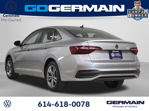 Certified 2023 Volkswagen Jetta SE w/ Panoramic Sunroof Package FWD image 10